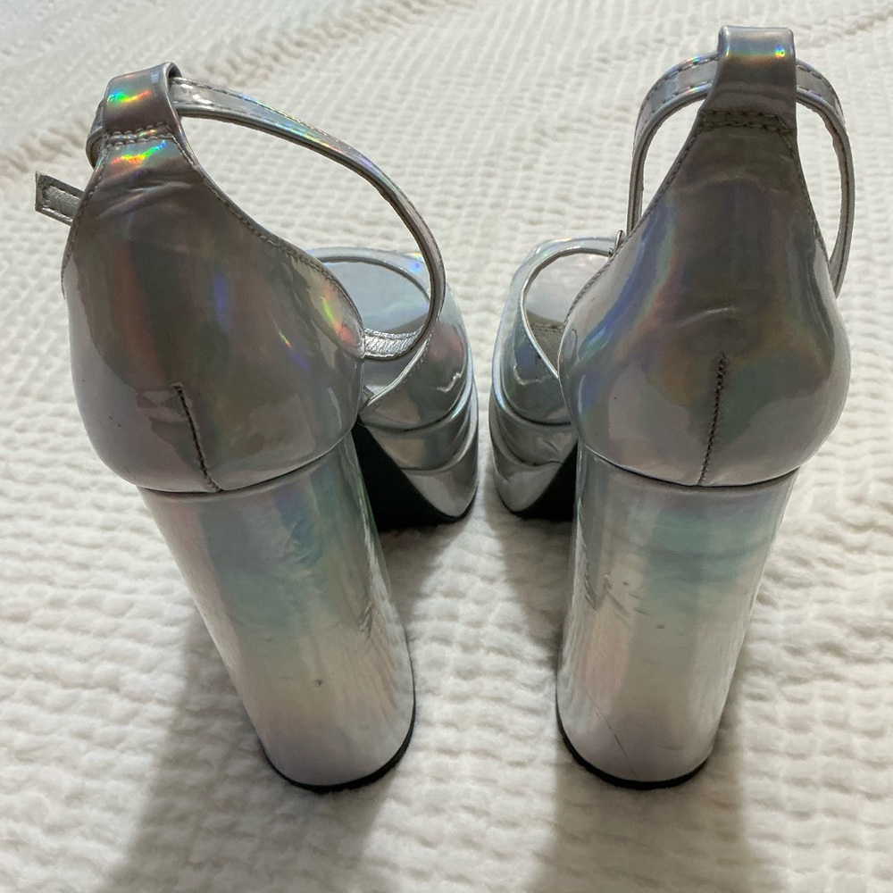 Heels - Picture 4 of 8